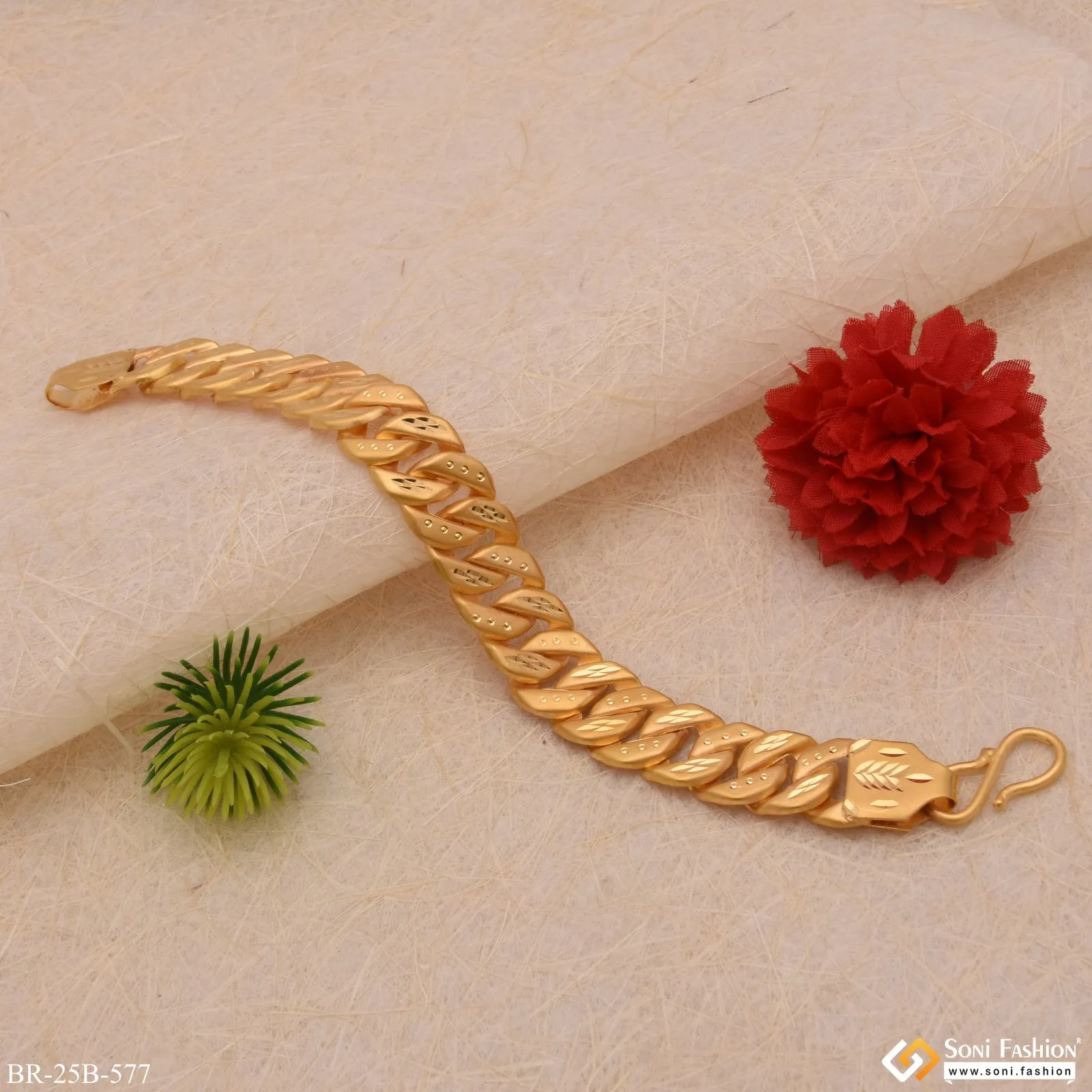 1 Gram - Owel Shape Pokal Finely Detailed Design Gold Plated Bracelet - Style B577