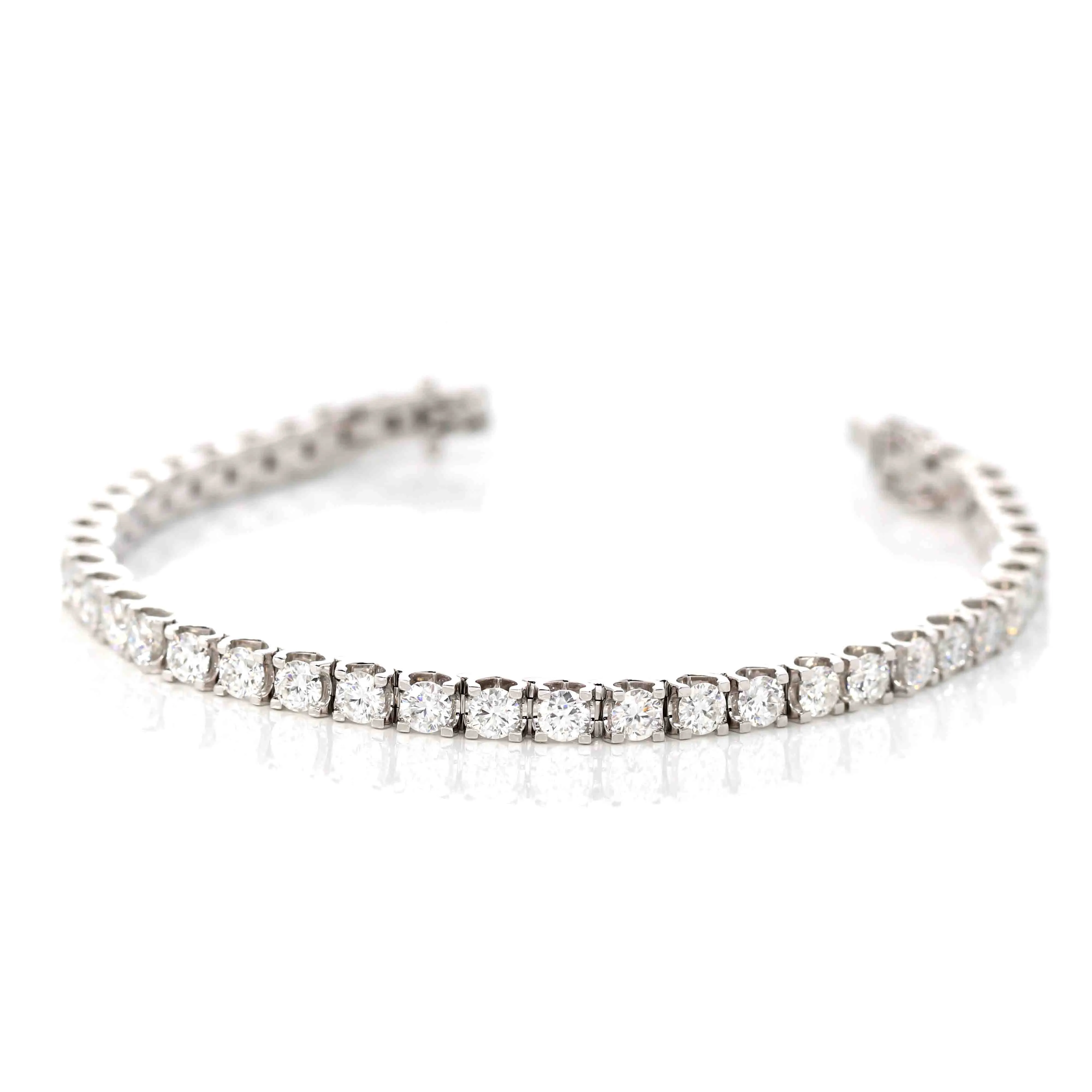 14K White Gold Pave-Set 4 mm Moissanite Bangle Bracelet ( 8 in )