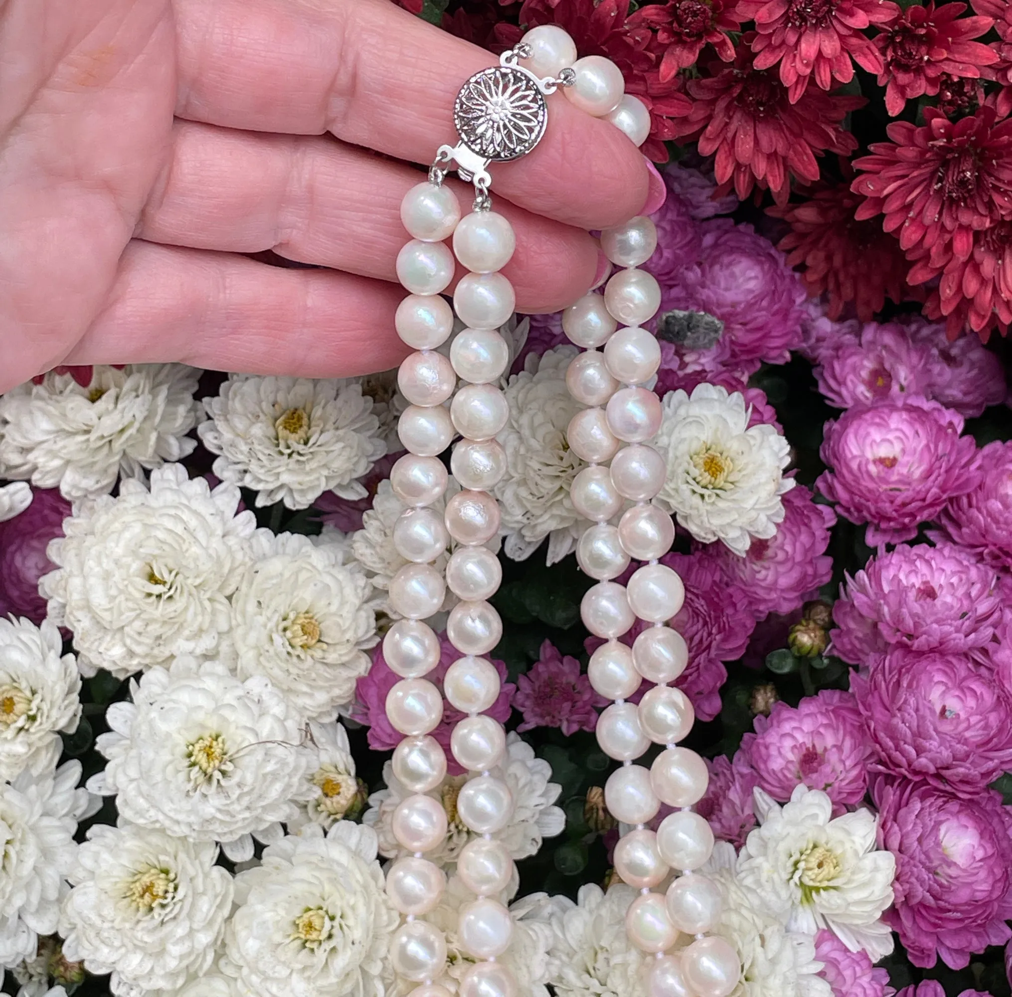 Classic Cultured Japanese PEARL 8.4mm White Double Strand Vintage NECKLACE 14k Gold