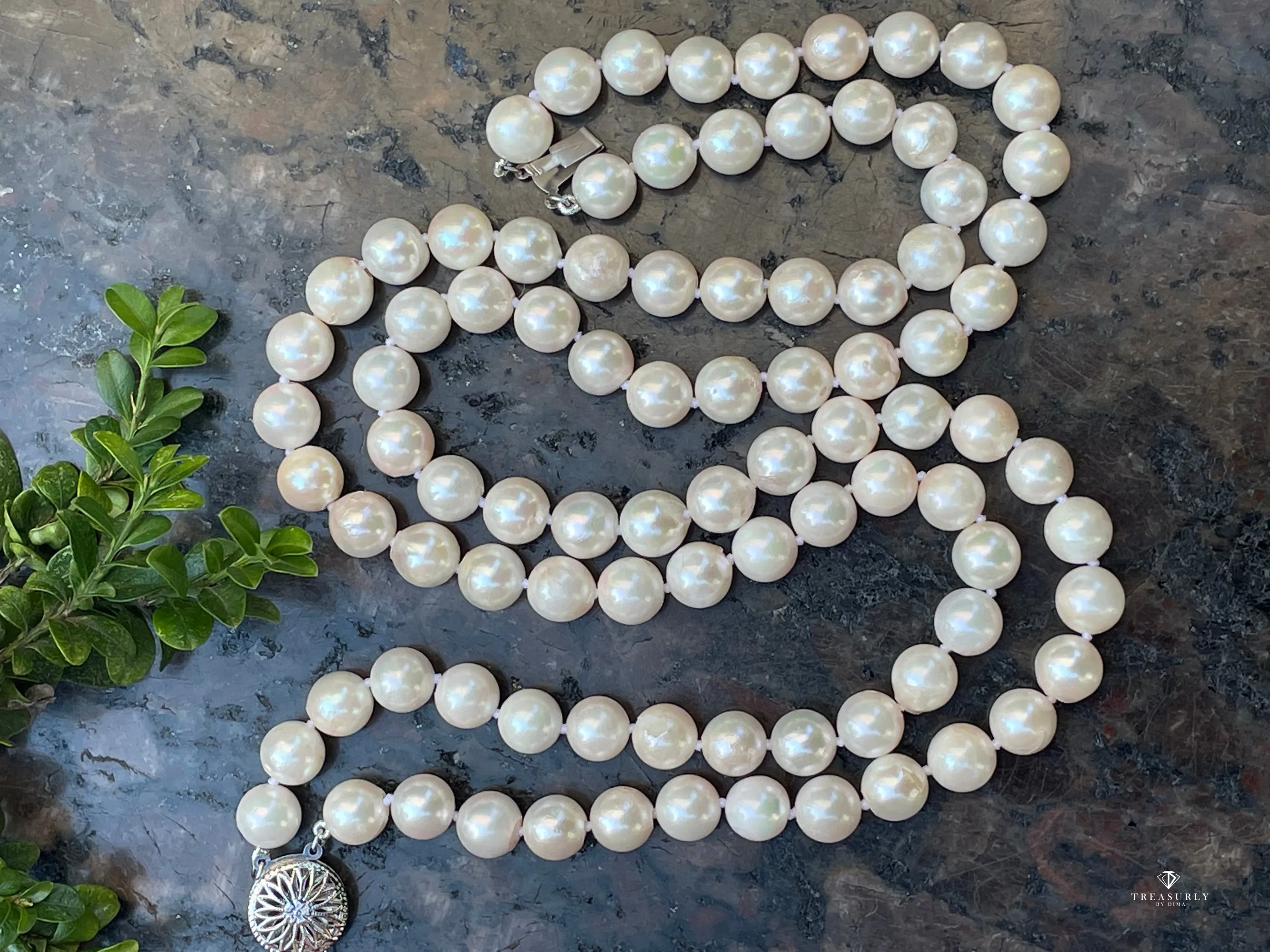 Classic Cultured Japanese PEARL 8.4mm White Double Strand Vintage NECKLACE 14k Gold