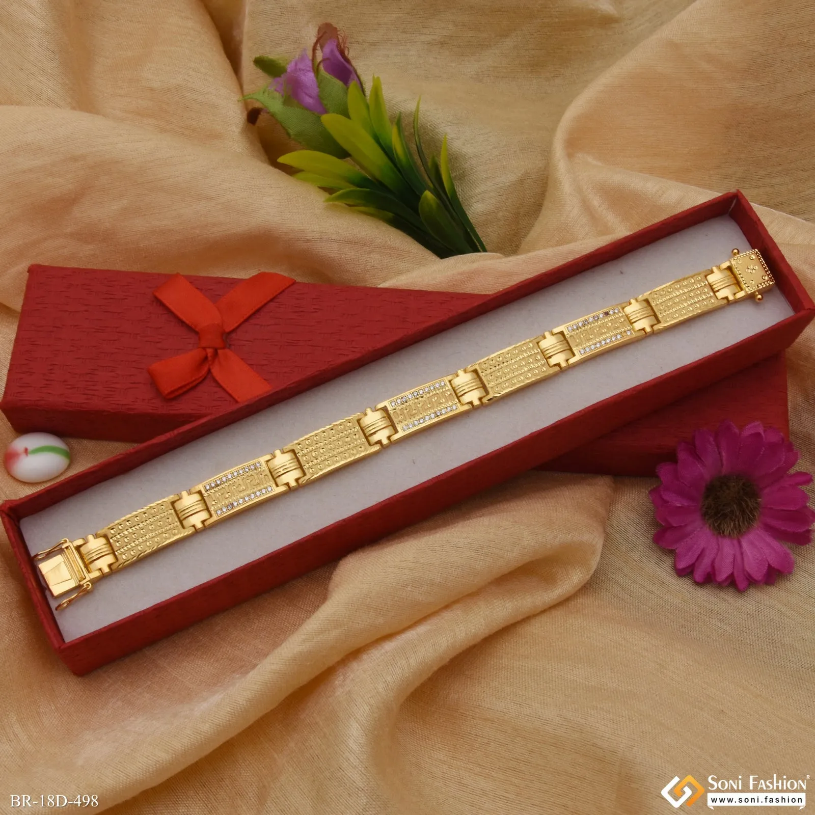 Extraordinary Design Gold Plated Bracelet for Men - Style D498
