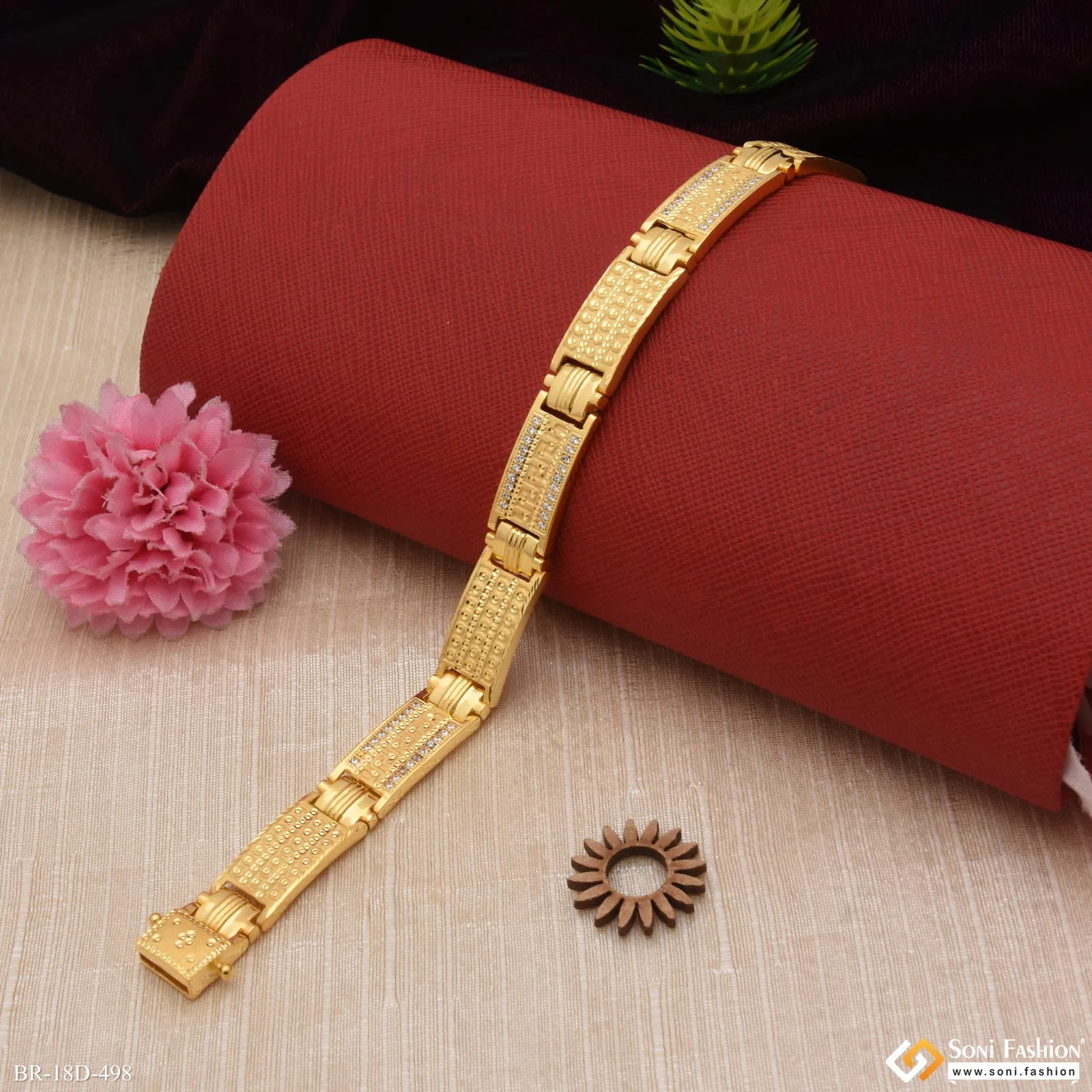 Extraordinary Design Gold Plated Bracelet for Men - Style D498