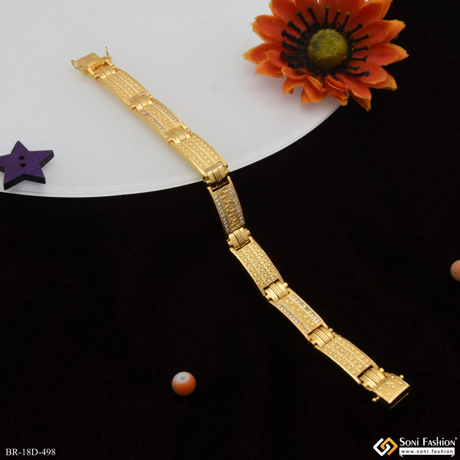 Extraordinary Design Gold Plated Bracelet for Men - Style D498