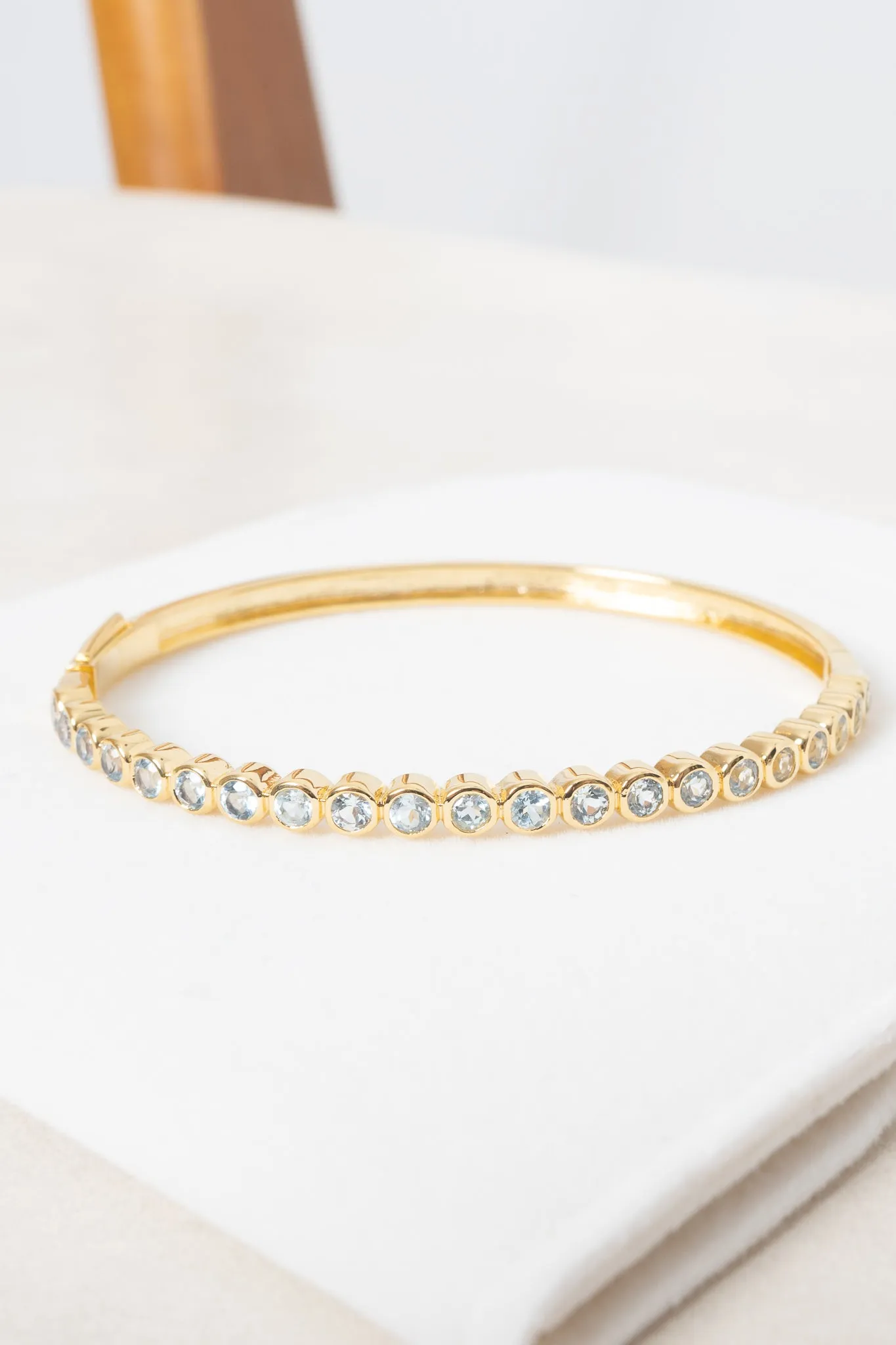 FAIRLEY Blue Topaz Bangle