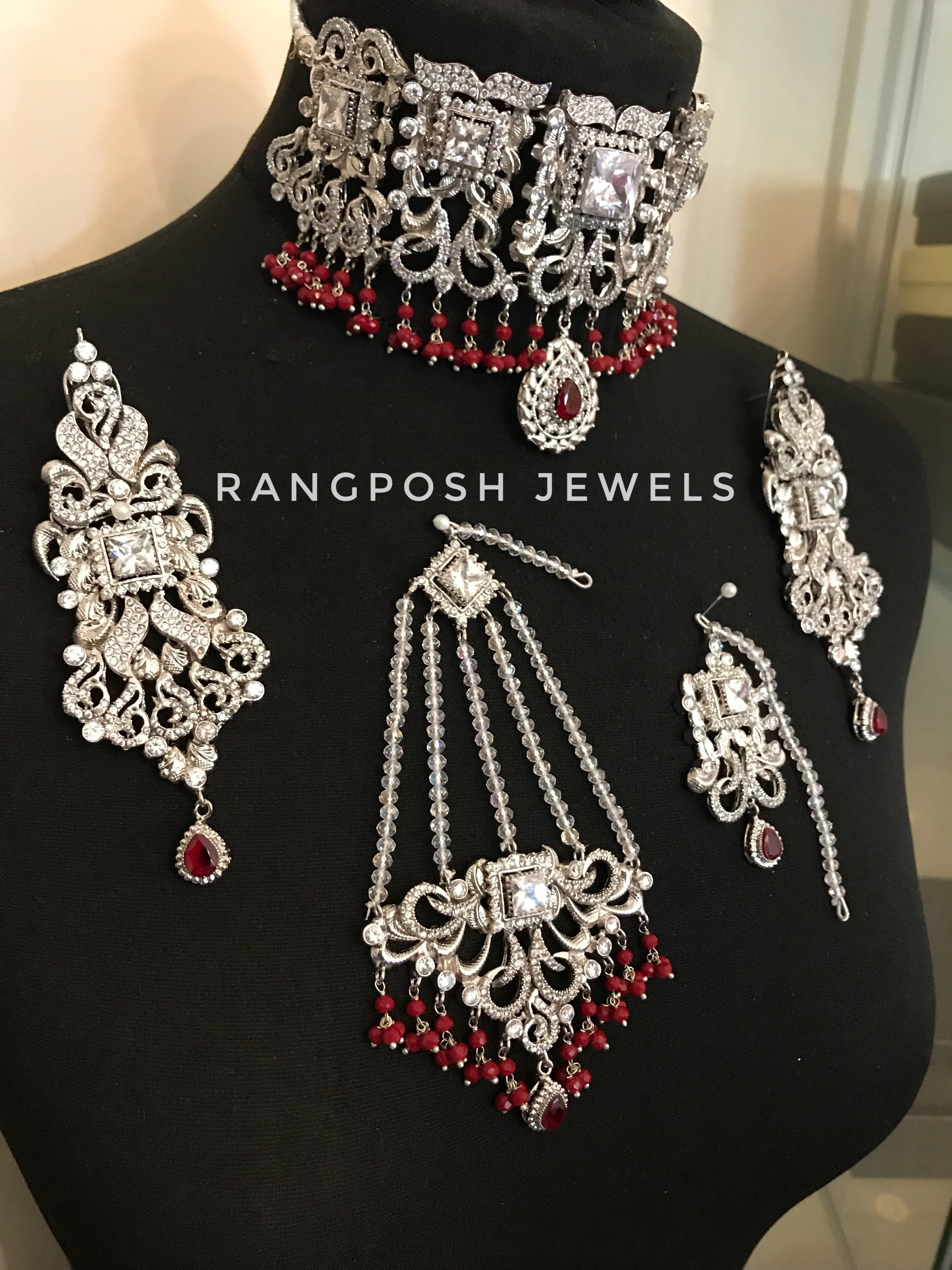 Grand AARIYA choker set