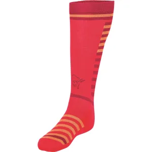 Norrøna Lyngen Light Weight Merino Socks Long Crisp Ruby | Buy Norrøna Lyngen Light Weight Merino Socks Long Crisp Ruby here | Outnorth