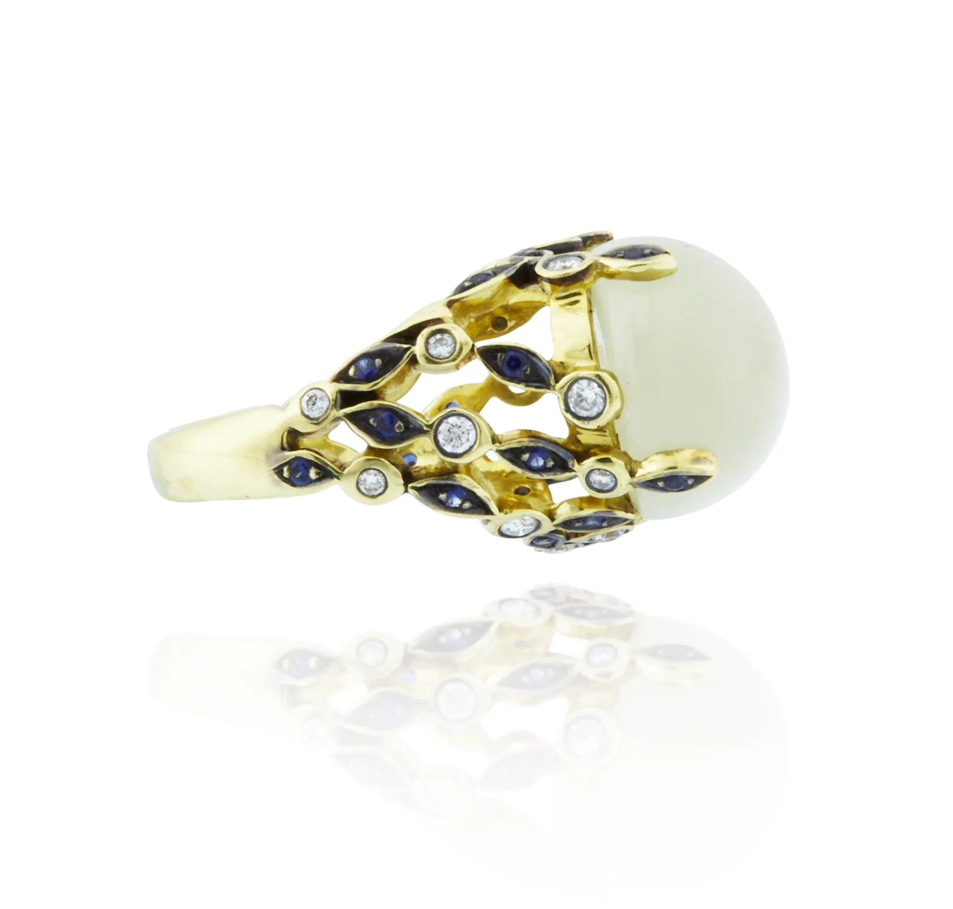One-of-a-kind Heaven & Earth 18kt Green Gold Green Cabochon Moonstone Vine Cocktail Ring