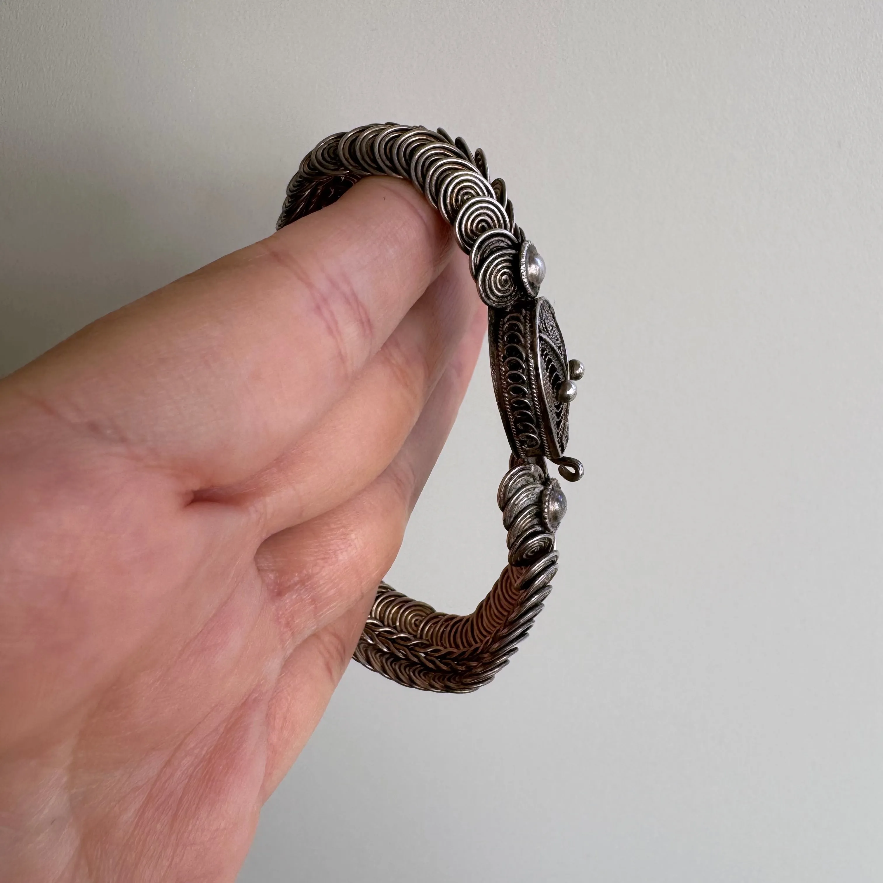 V I N T A G E // a snake and her spirals / sterling silver ouroboros snake bracelet / 7", 30g