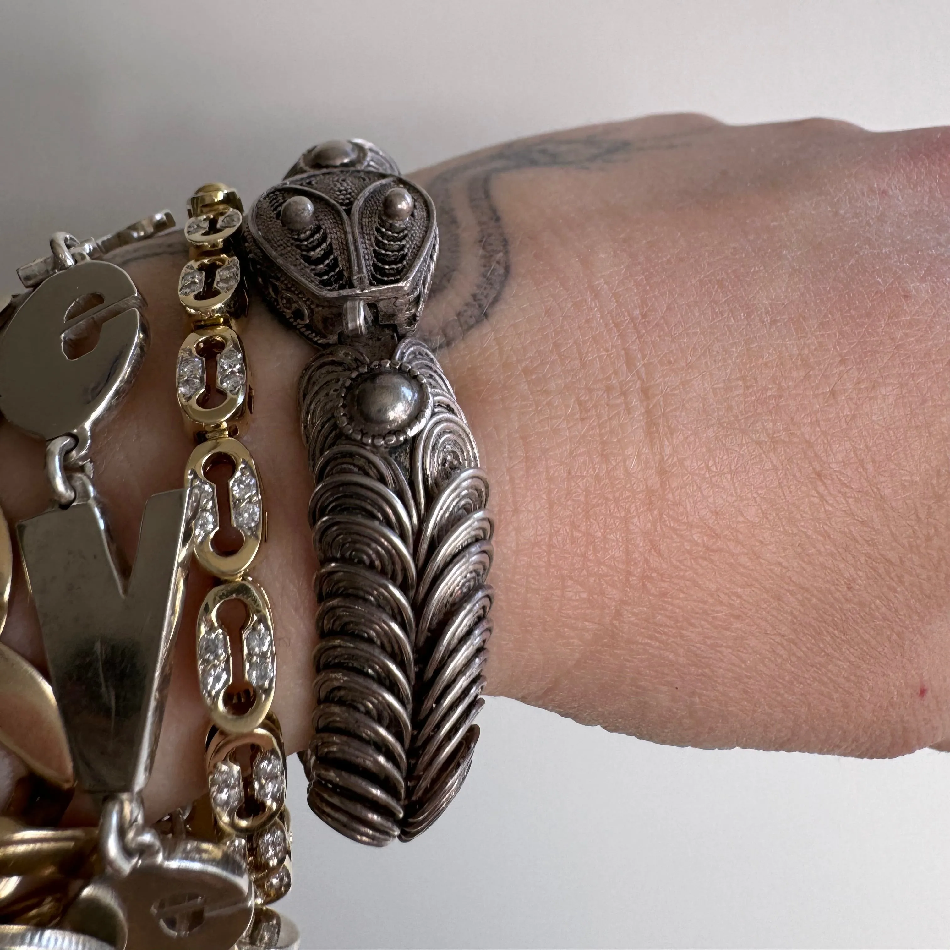 V I N T A G E // a snake and her spirals / sterling silver ouroboros snake bracelet / 7", 30g