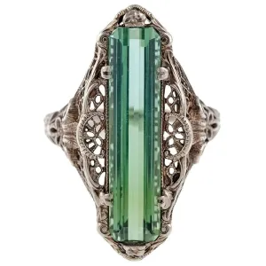 Vintage Hollow Out Pattern Green Zircon Temperament Ring