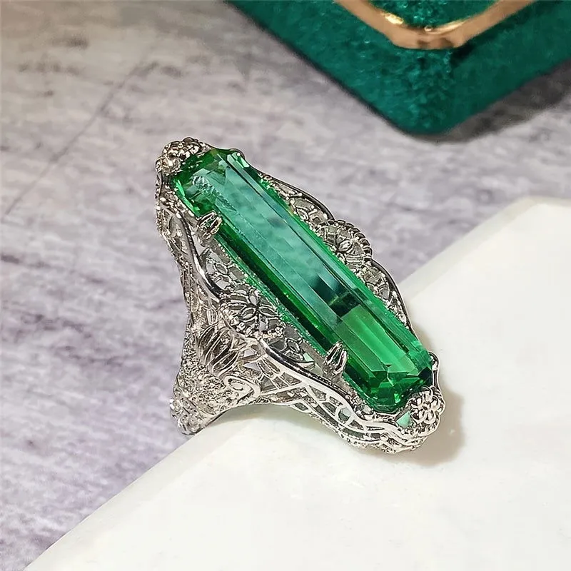 Vintage Hollow Out Pattern Green Zircon Temperament Ring