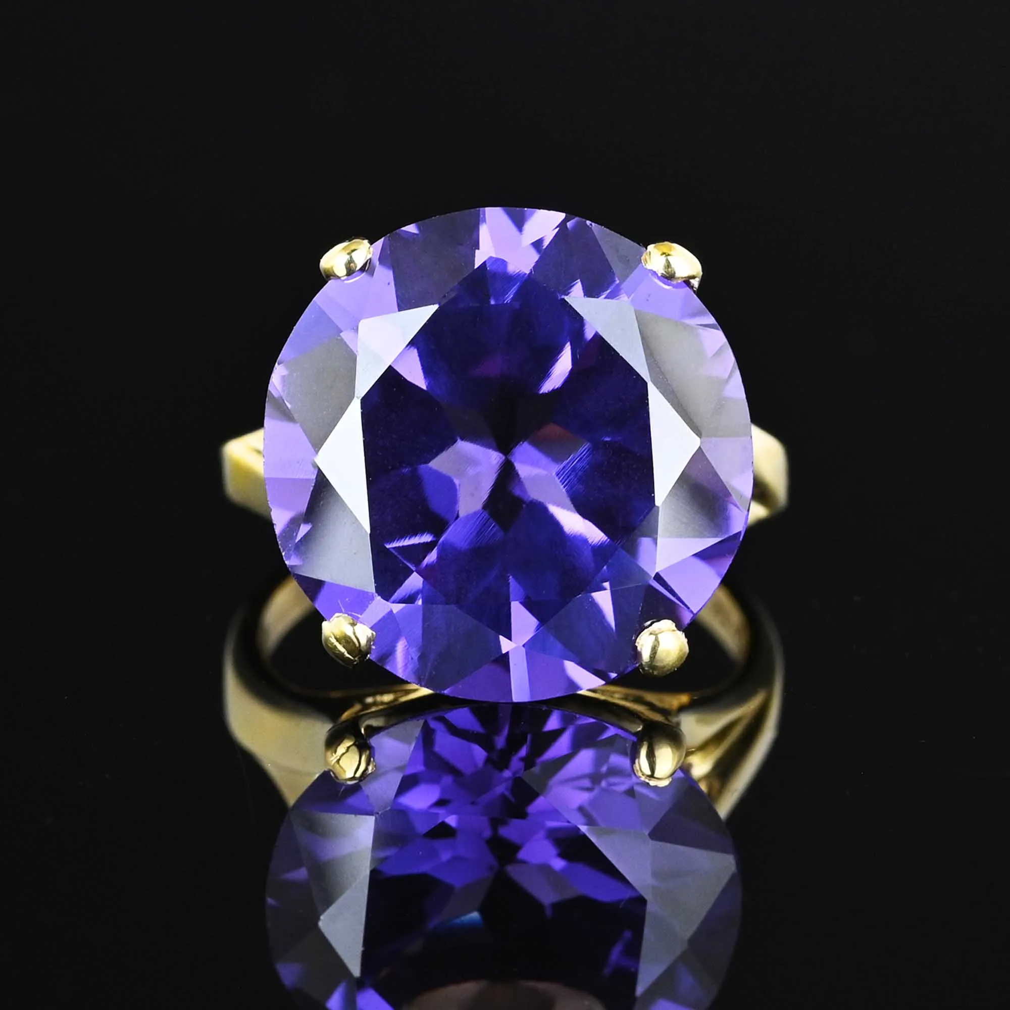Vintage Statement Gold 17 CTW Alexandrite Ring